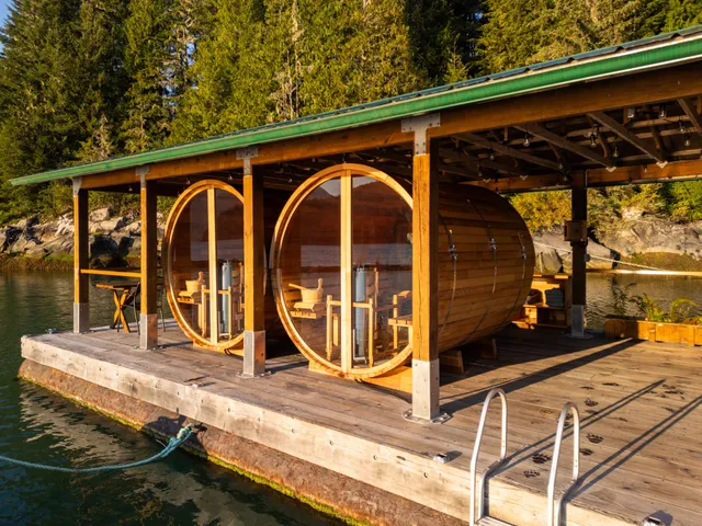 Knight Inlet Lodge