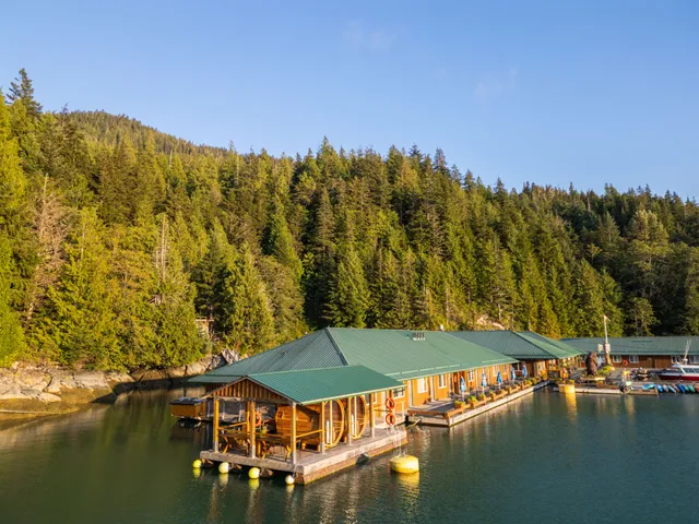 Knight Inlet Lodge