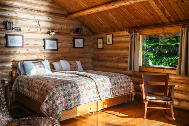 Caverhill Fishing Lodge