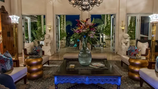 The Grand Lobby, Quintessence Hotel