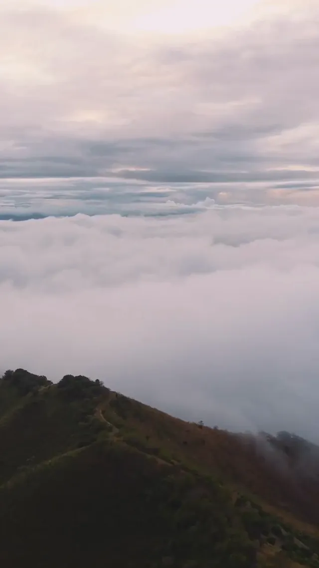 A ridge running out above the cloud