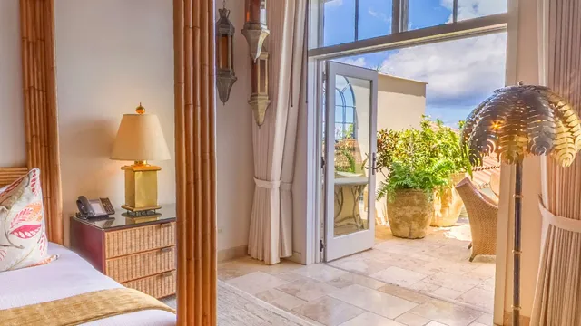Blain Luxury Suite