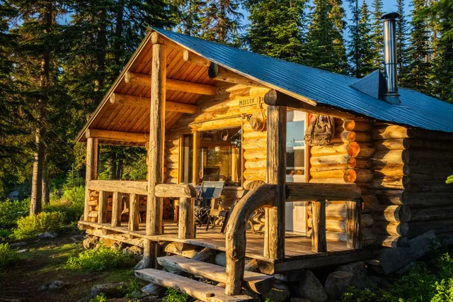 Caverhill Fishing Lodge