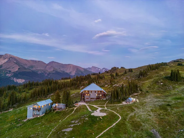 Purcell Mountain Lodge